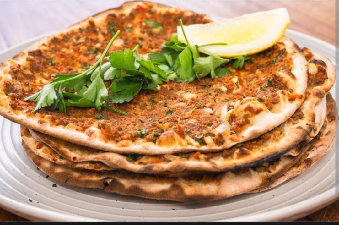 Lahmacun (Pizza Turca)