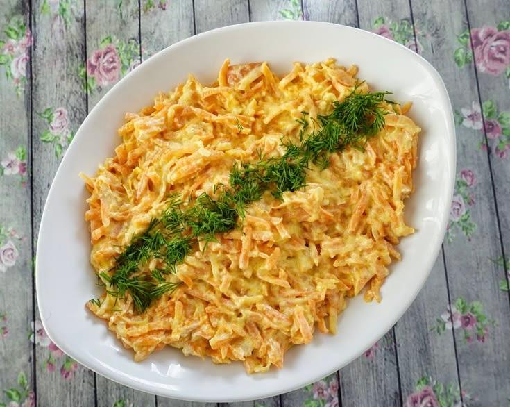 Tarator (Salada de Cenoura com Iogurte)