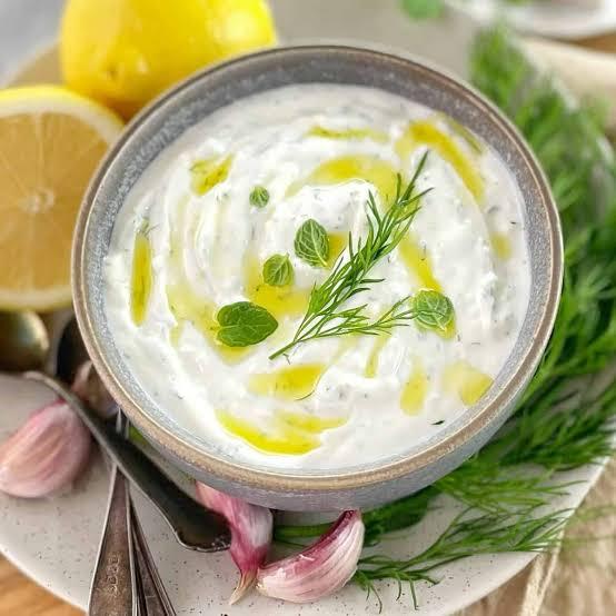 Haydari (Pasta de Iogurte com Ervas)